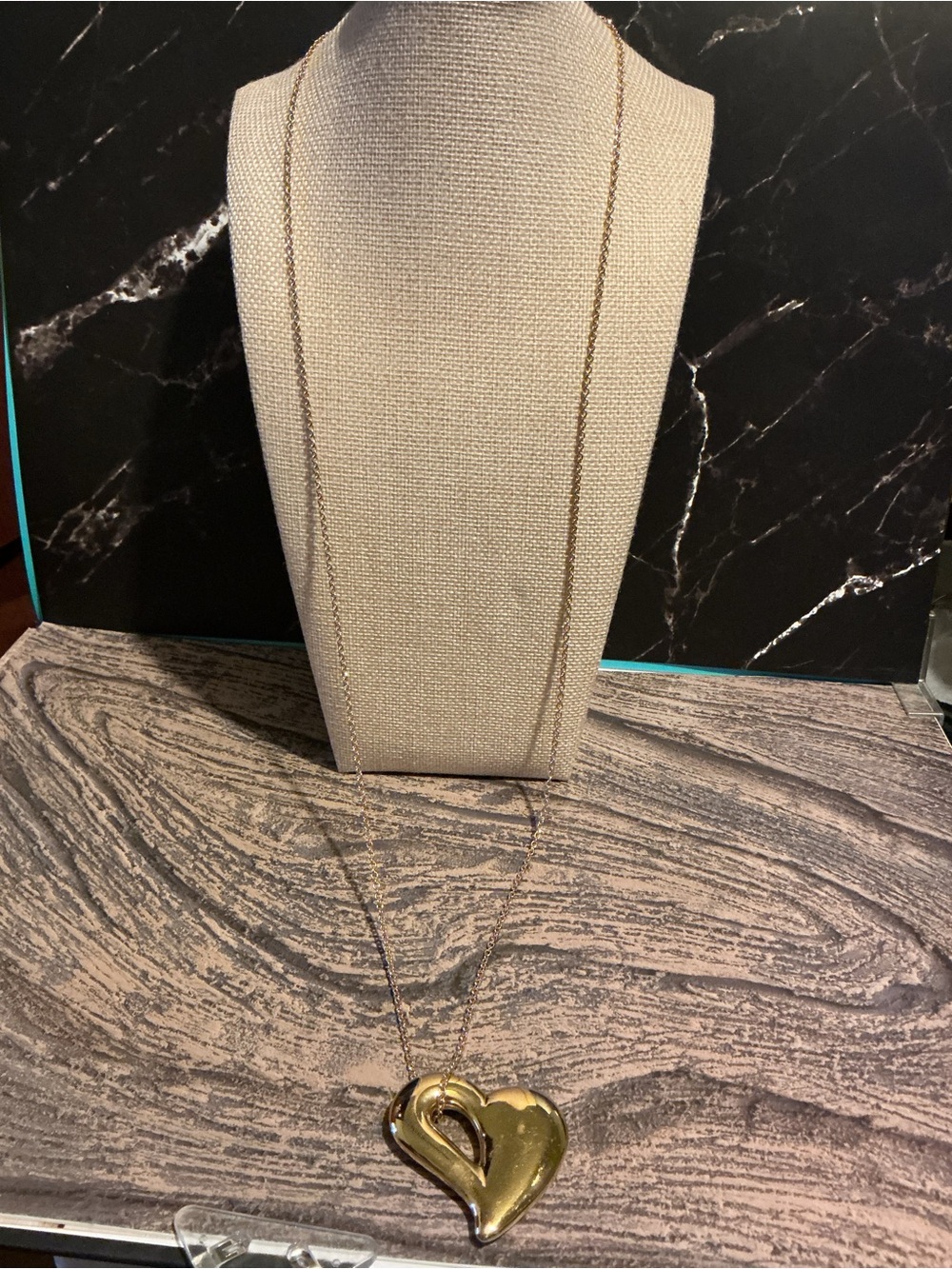 Vintage Avon Bubnle Heart Pendant Necklace